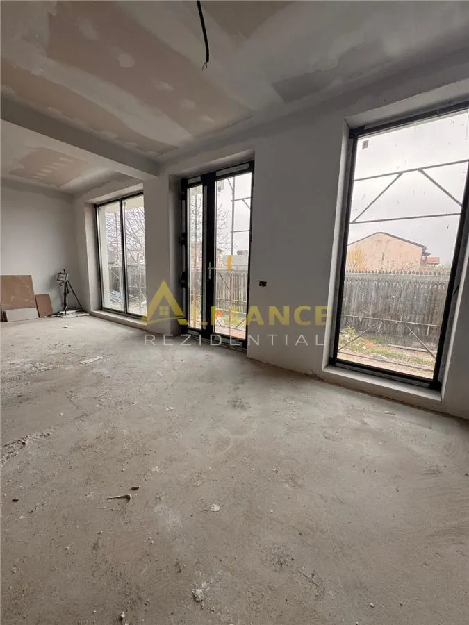 Vila cu 5 camere - 4 bai | 180 MPU - Teren 190 MP - foto 5