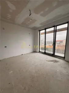 Vila cu 5 camere - 4 bai | 180 MPU - Teren 190 MP - foto 10