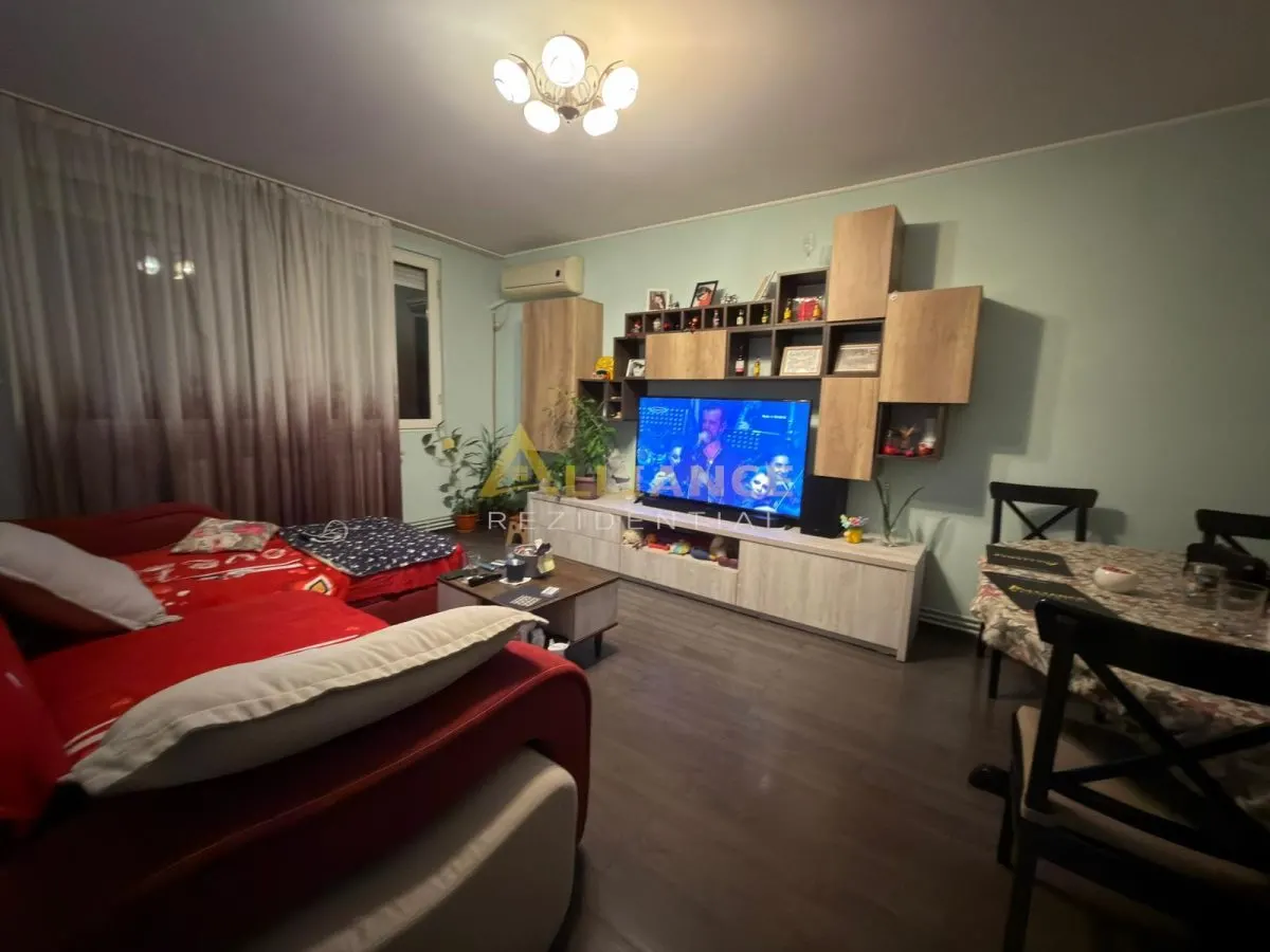 Apartament 3 camere - foto 2
