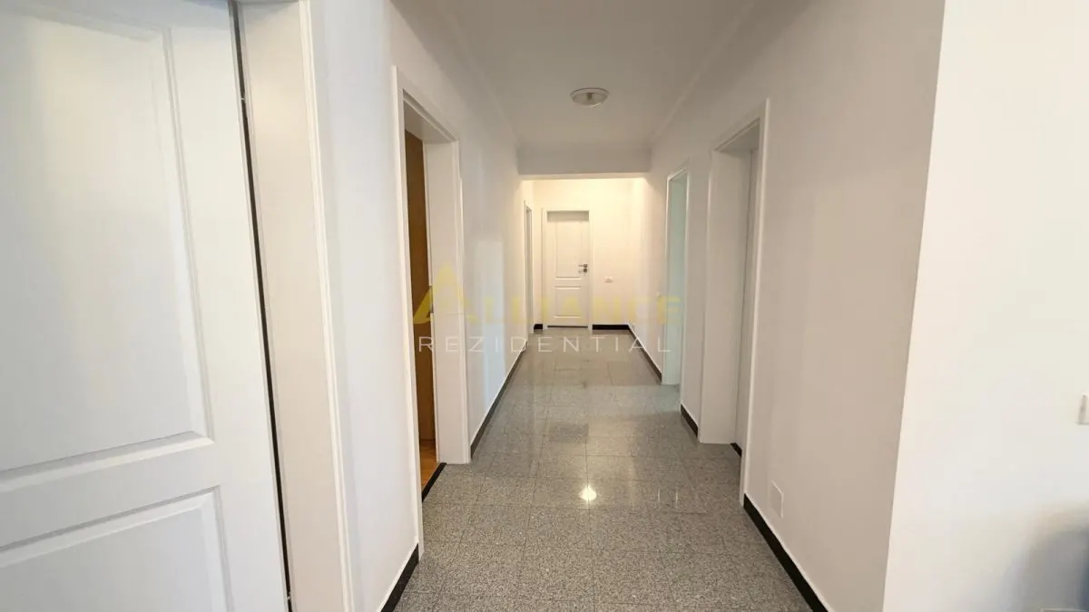Vila spatioasa cu 9 camere, foisor, magazie, curte amenajata complet - foto 10
