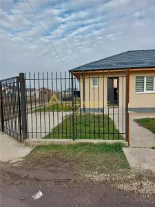 Casa la 800-900 m de STV,se preda la cheie. - Berceni