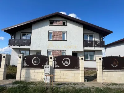 Casa moderna - 4 camere - 2 bai - 350mp - Berceni