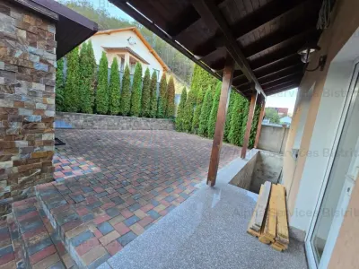 Vila spatioasa, construita in 2010 - foto 5