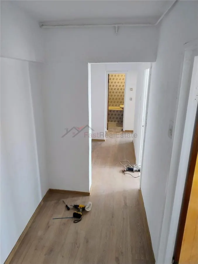 Apartament 3 camere - foto 1