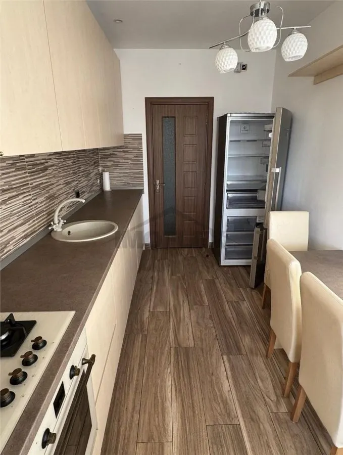 Apartament 2 camere, zona Tractorul - foto 7