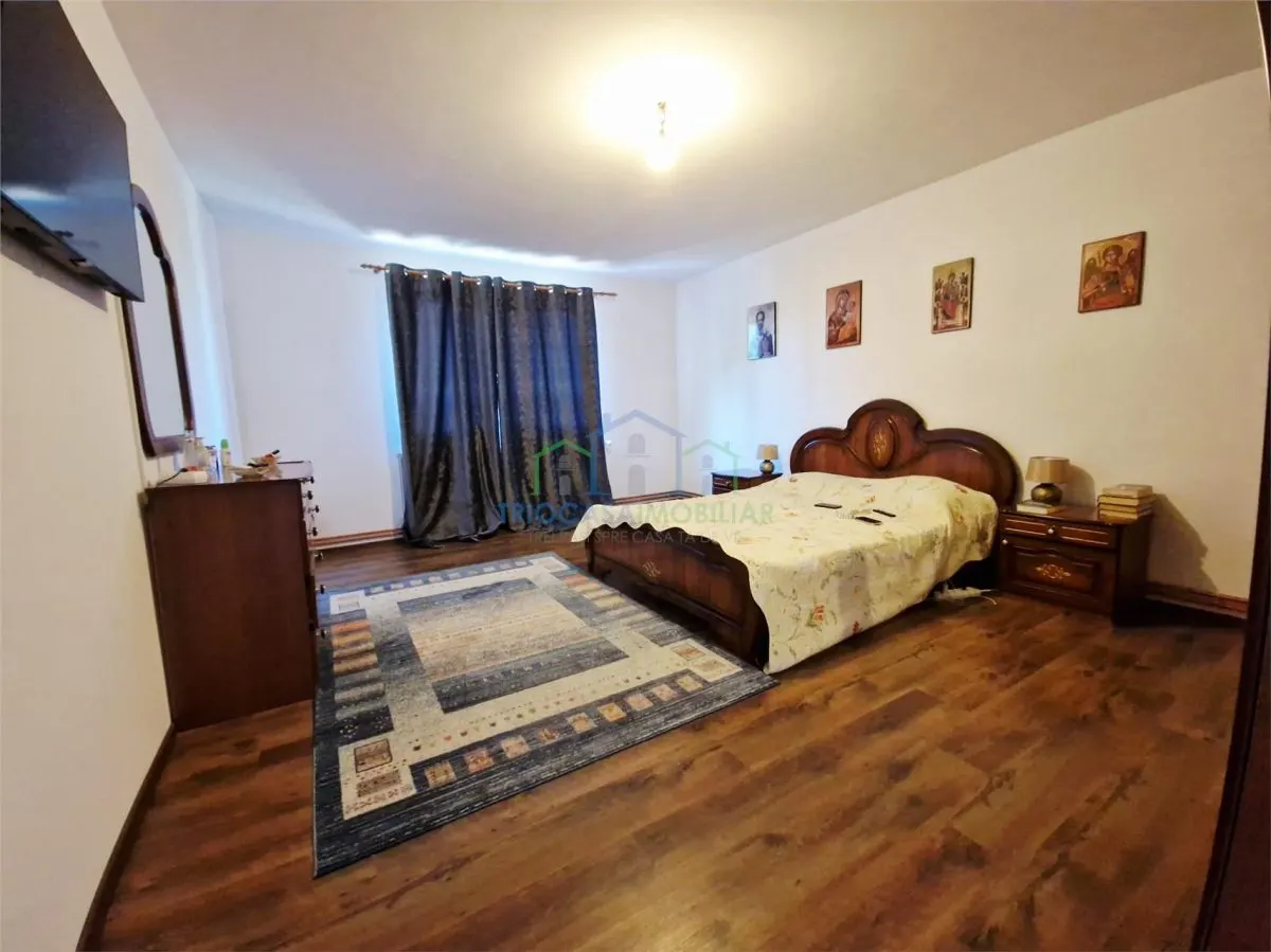 CASA P +E , 5 camere -Cosoveni - foto 10
