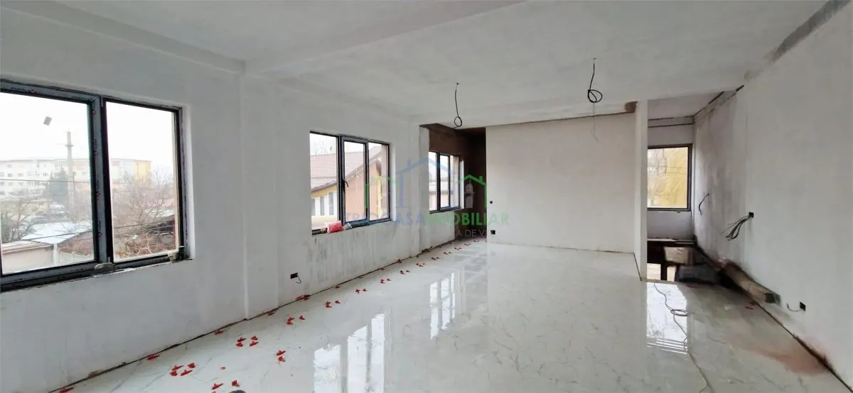 SPATIU COMERCIAL DE INCHIRIAT  FILIASI - foto 5