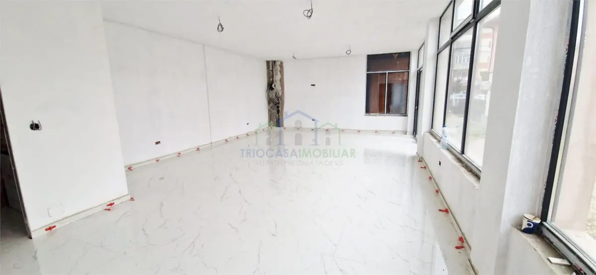 SPATIU COMERCIAL DE INCHIRIAT  FILIASI - foto 6