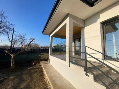 Casa Ciurbesti Miroslava 3 camere + 550 mp teren - Miroslava