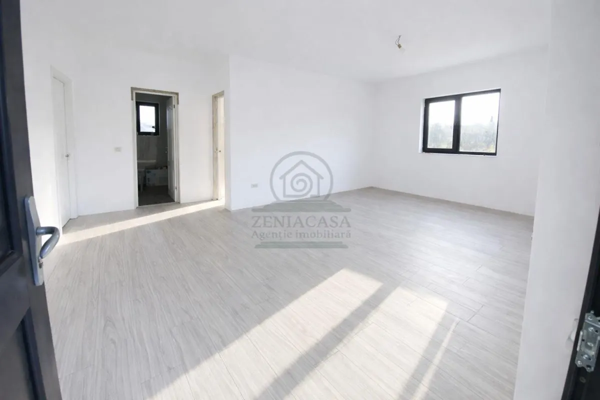 Casa 3 camere Voinesti Iasi 660 mp teren la cheie! - foto 1