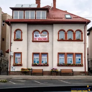 Volum arhitectural remarcabil:Sediu firma, Clinica,Investitie,Rezidenta,Centru Civic,Brasov - LIVE - prezentare - foto 3