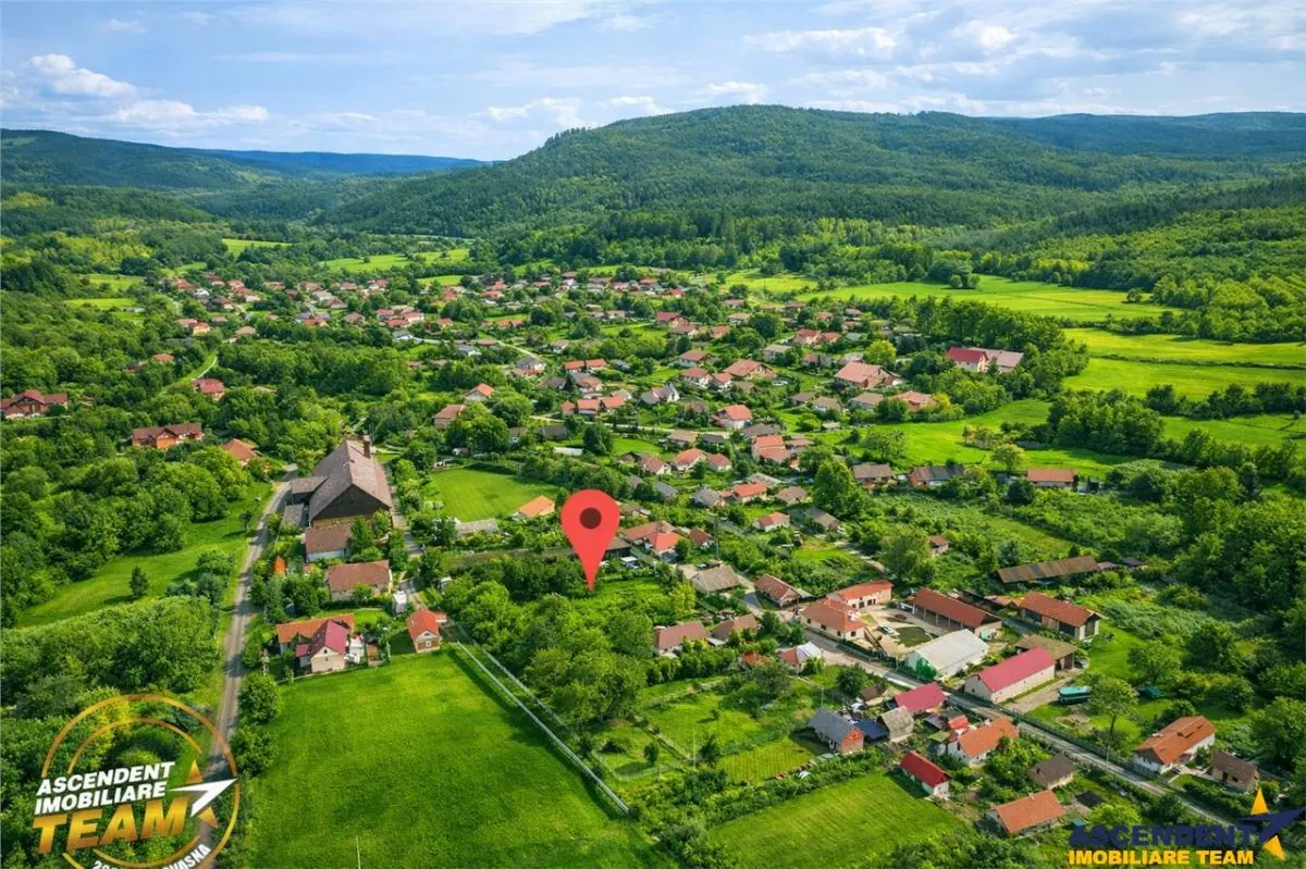 FILM! 5.000mp teren intravilan cu casuta rustica, Dalnic, Covasna - foto 1