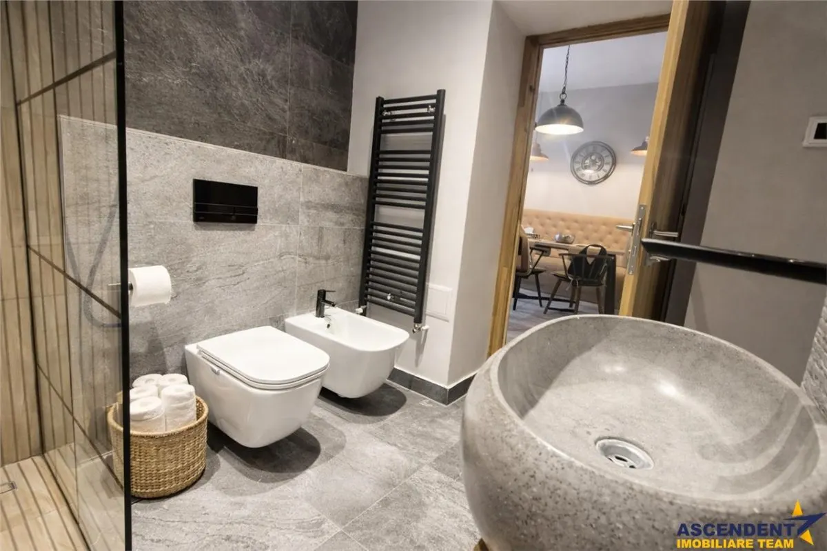 Refugiu urban lux, apartament spectaculos pe aleea pietonala a Postavarului,Centrul Istoric - foto 9