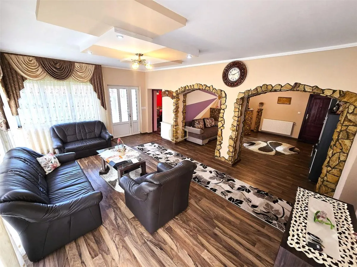 Casa complet mobilata si utilata | Teren 2500 mp | Liniste, natura autentic romanesc - foto 3