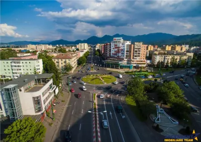 Decomandat, balcon, boxa, spatii verzi, cadru linistit, oportunitate personalizare - Brasov