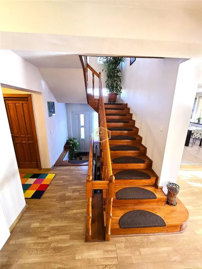 VIDEO | Domeniu privat la Padurea Noroieni | Vila D + P + M cu 9 camere | Curte, foisor, jacuzzi - foto 14