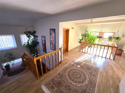 VIDEO | Domeniu privat la Padurea Noroieni | Vila D + P + M cu 9 camere | Curte, foisor, jacuzzi - foto 23