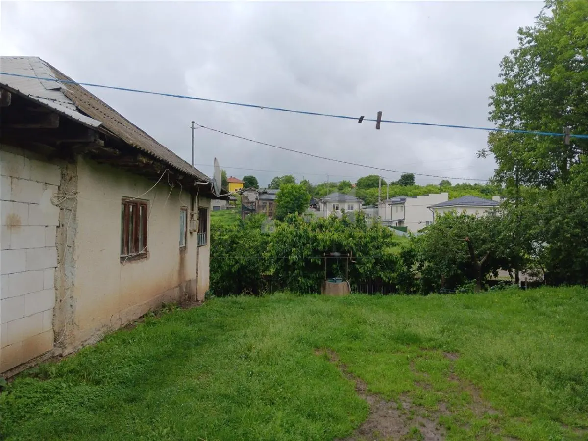 Manta Rosie  Hlincea Teren 616mp si Casa veche din caramida 81mp - foto 4