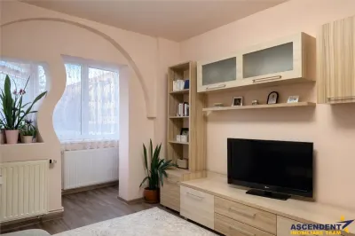 Apartament 3 camere, decomandat, etaj1, loc parcare,Tractorul,Brasov - Brasov