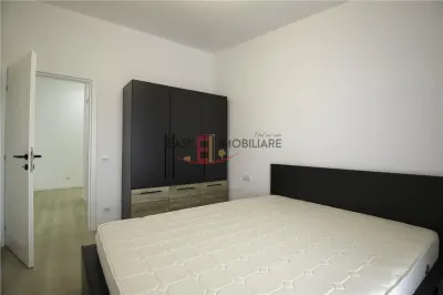 Apartament cu 3 camere – Central, bloc nou - Prima închiriere - foto 4