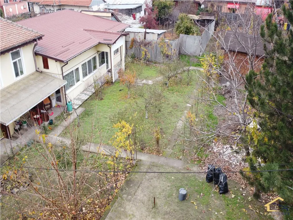Casa cu teren de 937 mp - foto 1