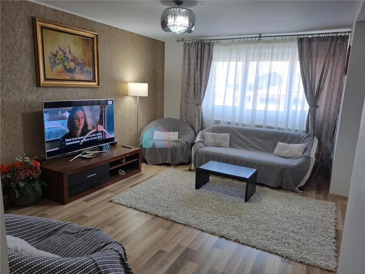 Apartament cu 3 camere de lux in zona centrala - foto 1