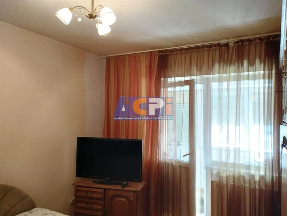3  camere decomandate centru - foto 4