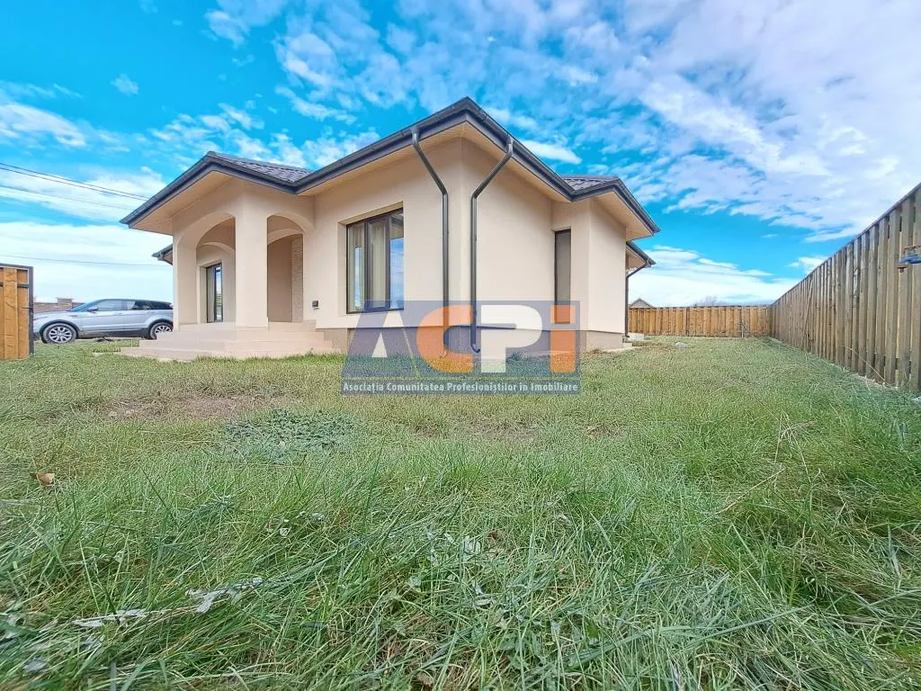 De vanzare casa plan parter, 4 camere, 2 bai, teren 400 mp, Vorovesti, 900 m de rond autobuz - foto 1