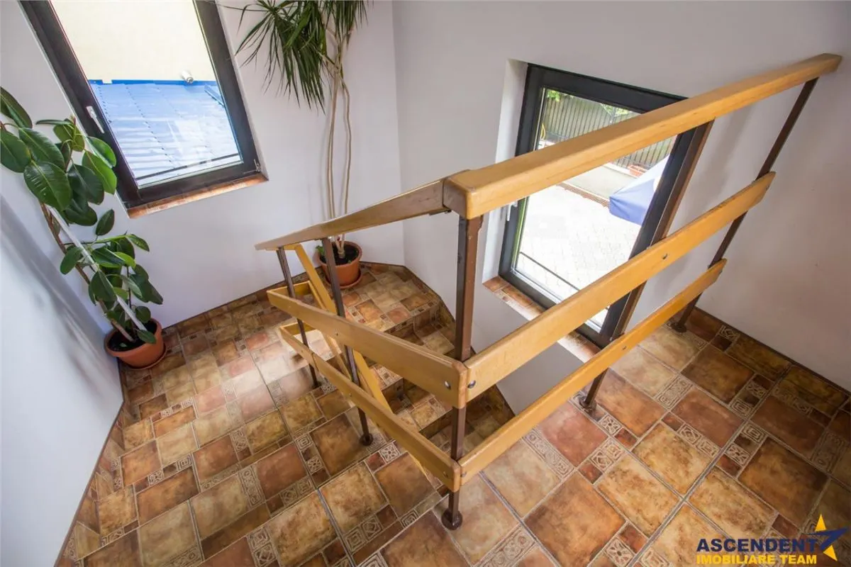 Rezidential/ Hostel/ Comercial/ Clinica - foto 7