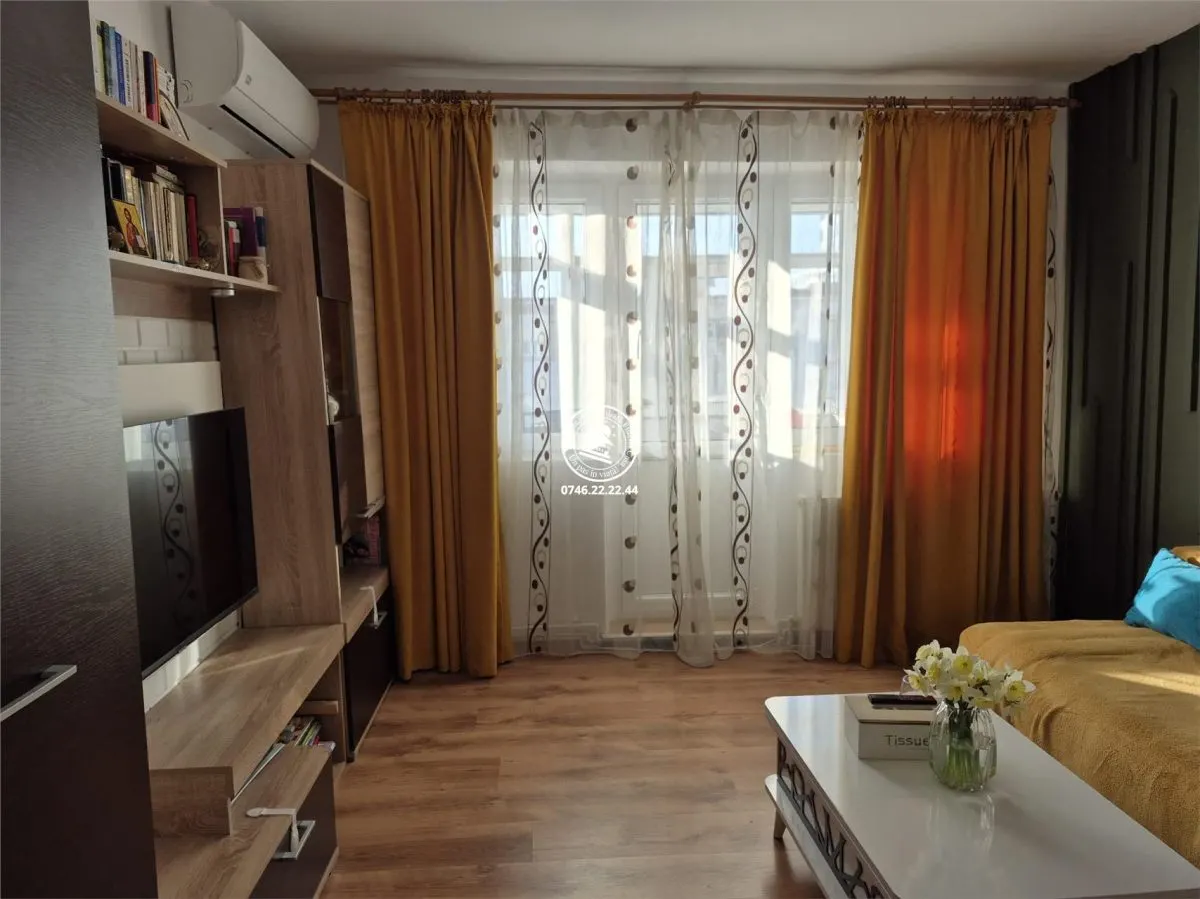 Apartament 3 camere de vanzare Alexandru cel Bun - foto 1