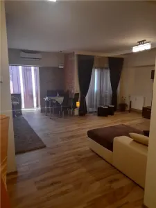 Apartament de vanzare 3 camere zona Ultracental - Ploiesti