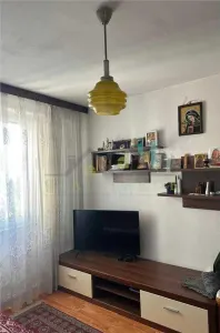 Apartament 3 camere decomandat - foto 4