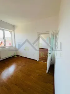 Apartament 2 camere etaj intermediar Centrul Civic - Brasov