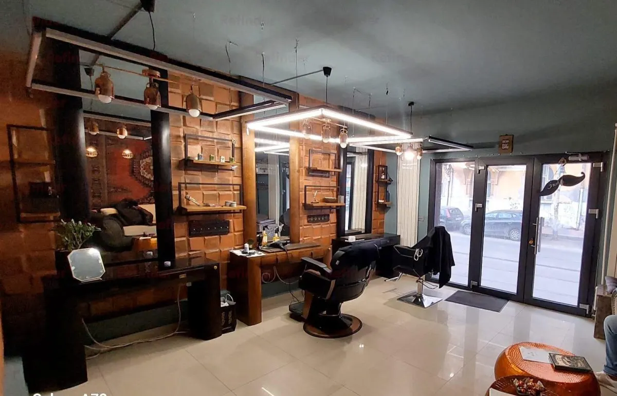 Vanzare vila cu spatiu comercial | Unirii-Mantuleasa | renovat 2021 | - foto 1