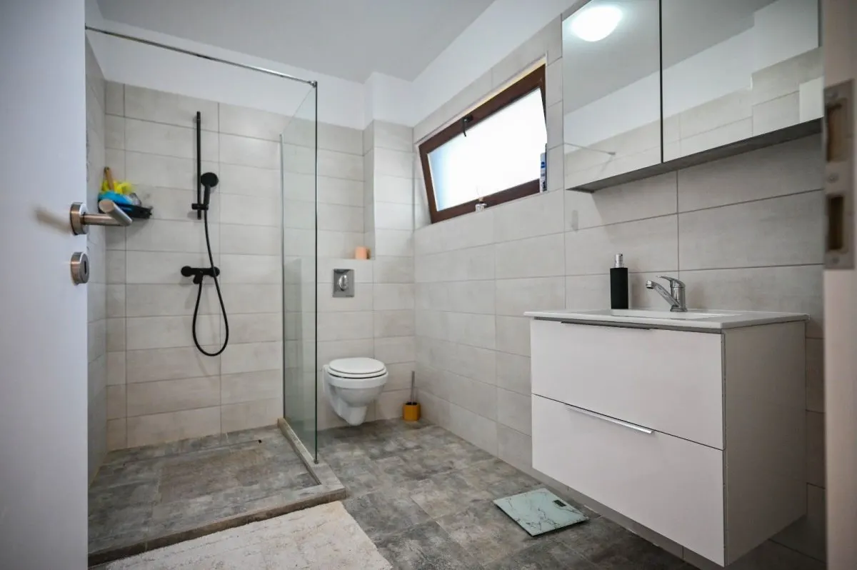 Casa mobilata si utilata Sanpetru - foto 6