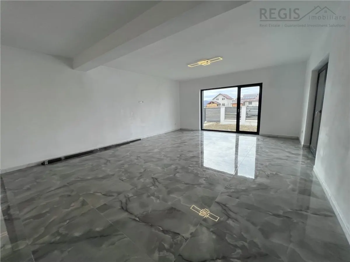 Casa individuala Cristian incalzire in pardoseala si garaj - foto 3