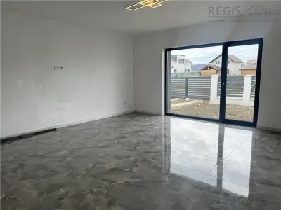 Casa individuala Cristian incalzire in pardoseala si garaj - foto 5