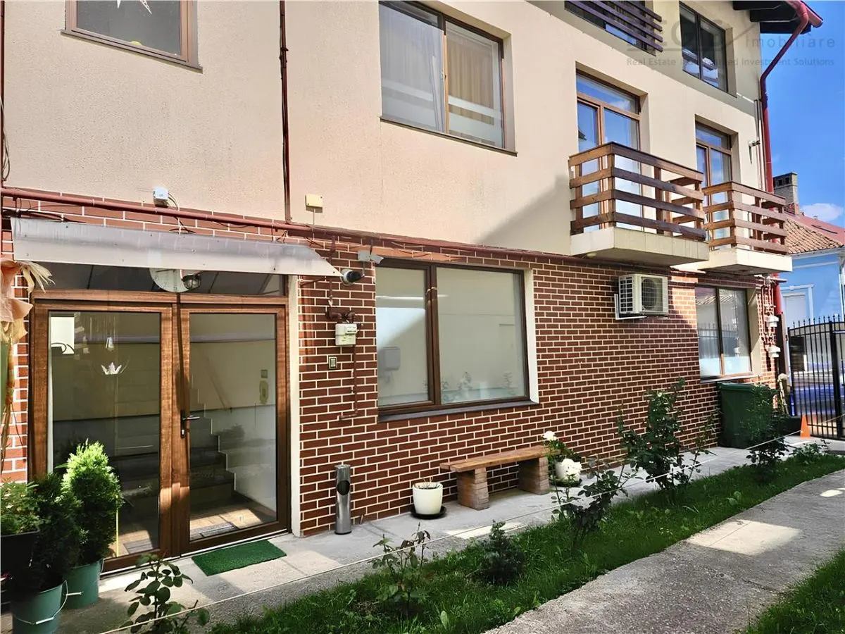 Apartament cu 3 Camere Modern si Central de Inchiriat - foto 12