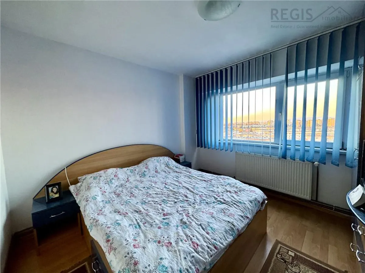 Apartament 3 camere decomandat de vanzare | Zona Judetean - foto 3
