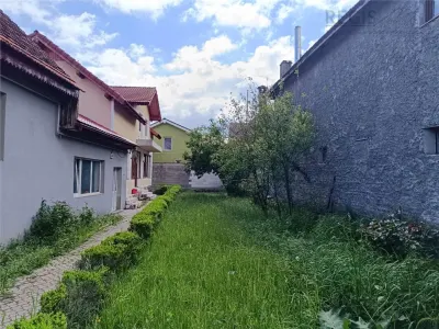 Casa in Centrul Prejmerului - foto 4