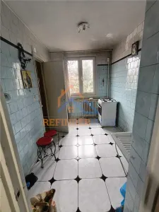 Apartament de vanzare cu 3 camere, zona Trapezului - foto 4