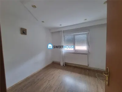 Apartament cu trei camere zona centrala - Fagaras