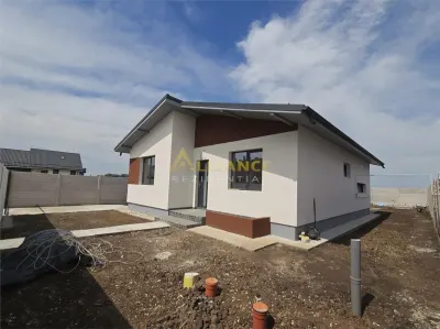 Casa parter- 430mp teren - incalzire pardoseala-geamuri tripan - Berceni