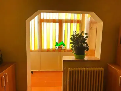 Apartament de vanzare 3 camere Vasile Aaron - foto 2