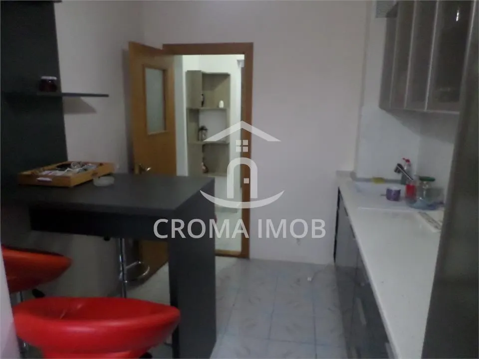 Inchiriere apartament 3 camere in Ploiestii zona Republicii - foto 7
