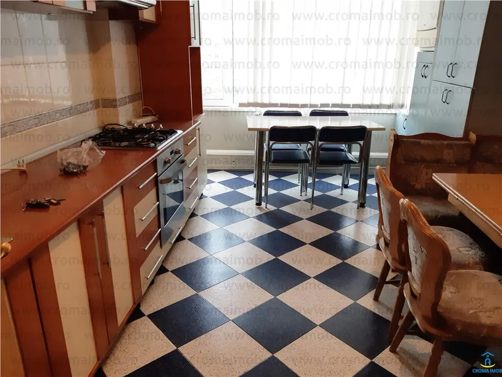 Inchiriere duplex 5 camere, Ploiesti, zona Ultracentrala - foto 6