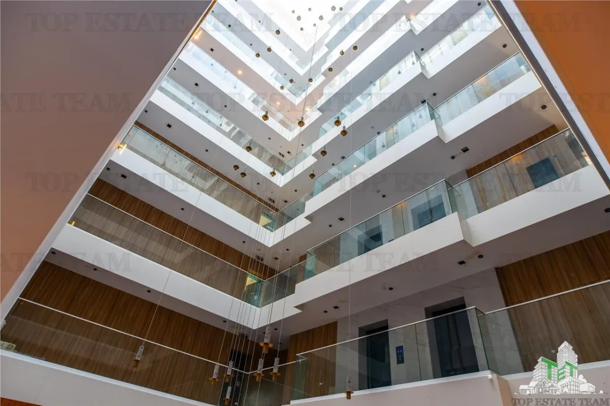 De vanzare - apartament 3 camere, cu terasa, Baneasa. - foto 1