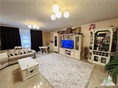 Vila superba 360 mp construiti, 524 mp curte, 6 camere, P+1+M ROSU - Rosu