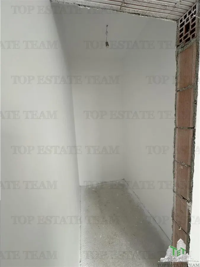 Vila cocheta cu 3 camere, dormitor matrimonall,  incalzire in pardoseala, terasa superba, si pod spatios, Calea Bucuresti , 15 minute de  metrou Pacii - foto 17