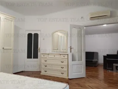 Apartament 3 camere de inchiriat in vila  ,cochet, nou renovat , balcon,  curte interioara . Foisorul de Foc - foto 3